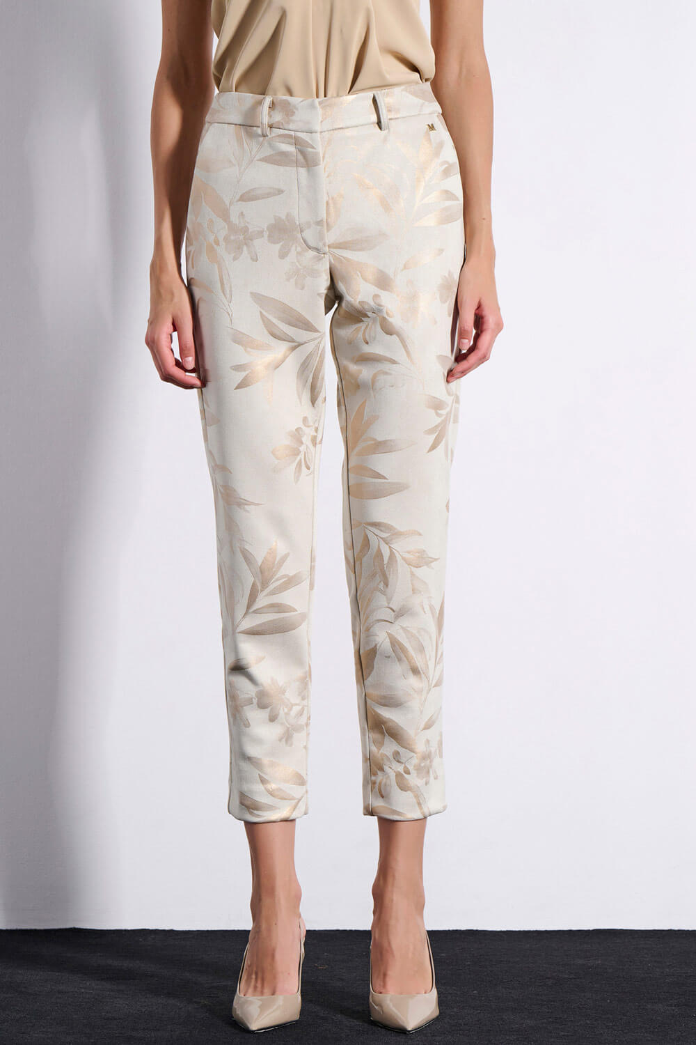 Παντελόνι εκρού με χρυσές λεπτομέρειες