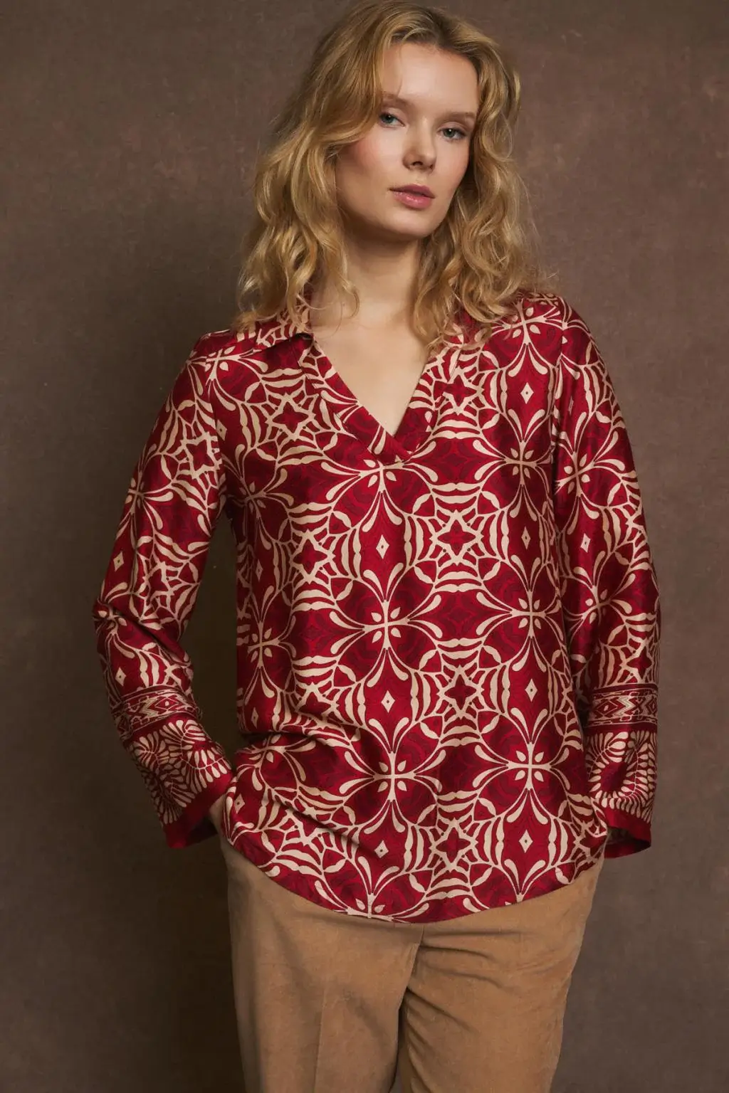 Μπλούζα κόκκινη με ντεκολτέ