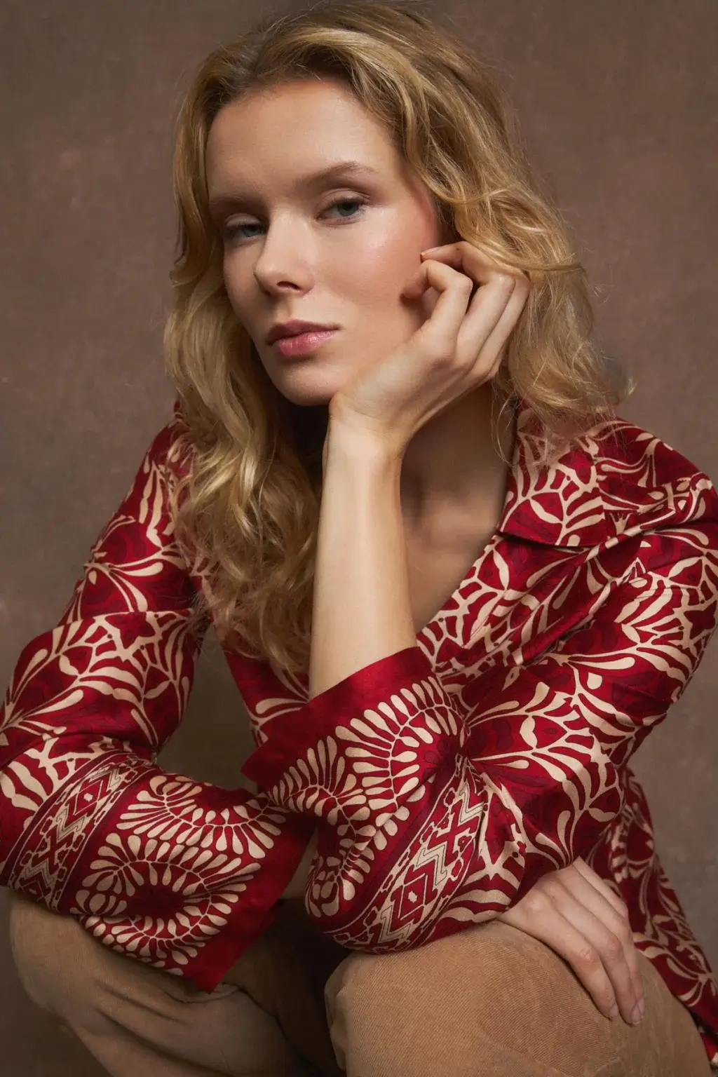 Μπλούζα κόκκινη με ντεκολτέ