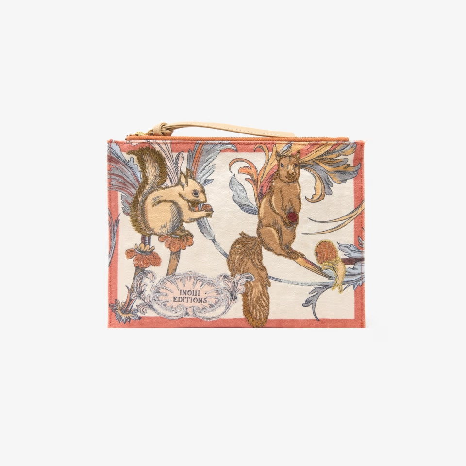 Κεντητή θήκη