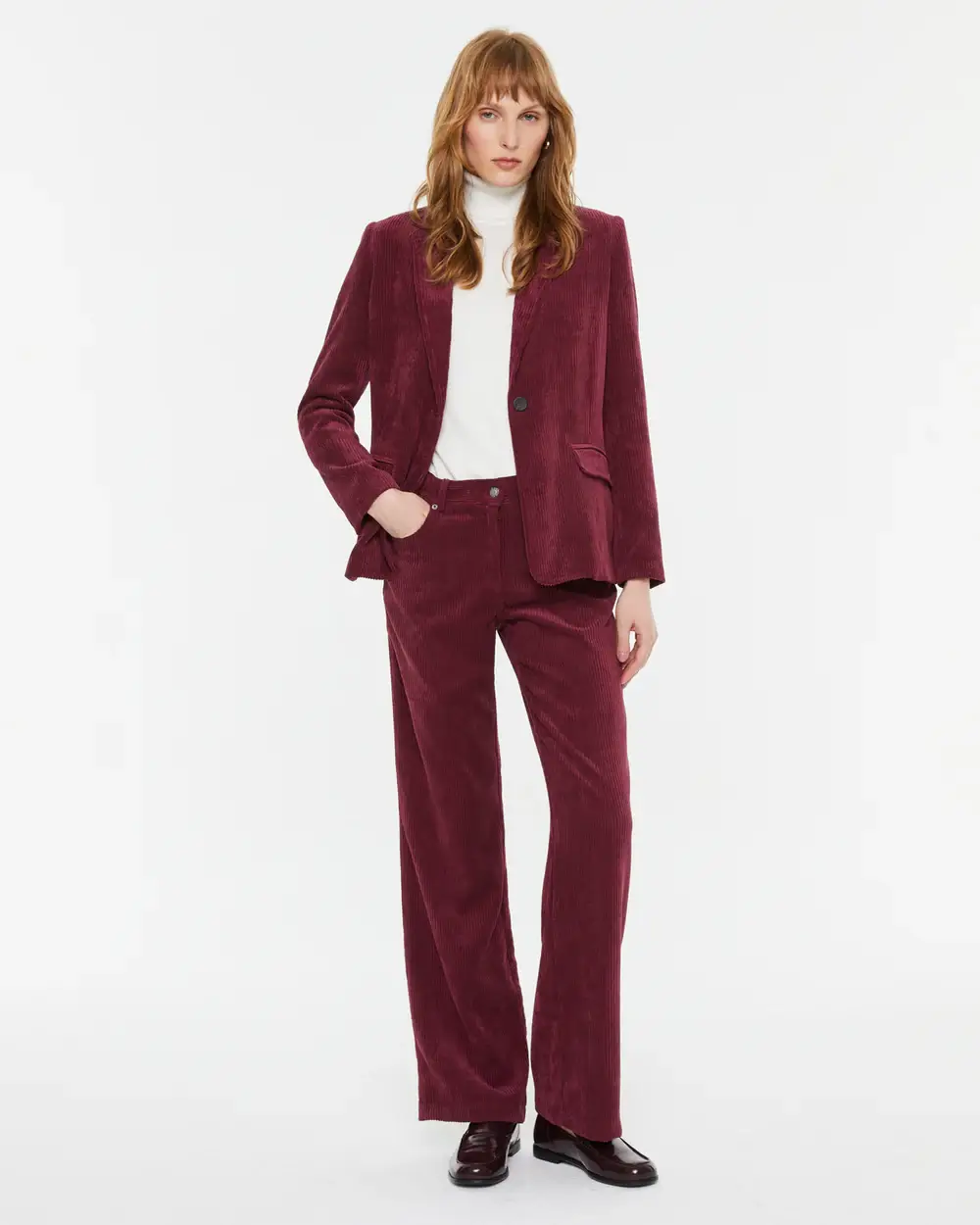 Κοτλέ Σακάκι σε Απόχρωση Μπορντό με Κουμπί