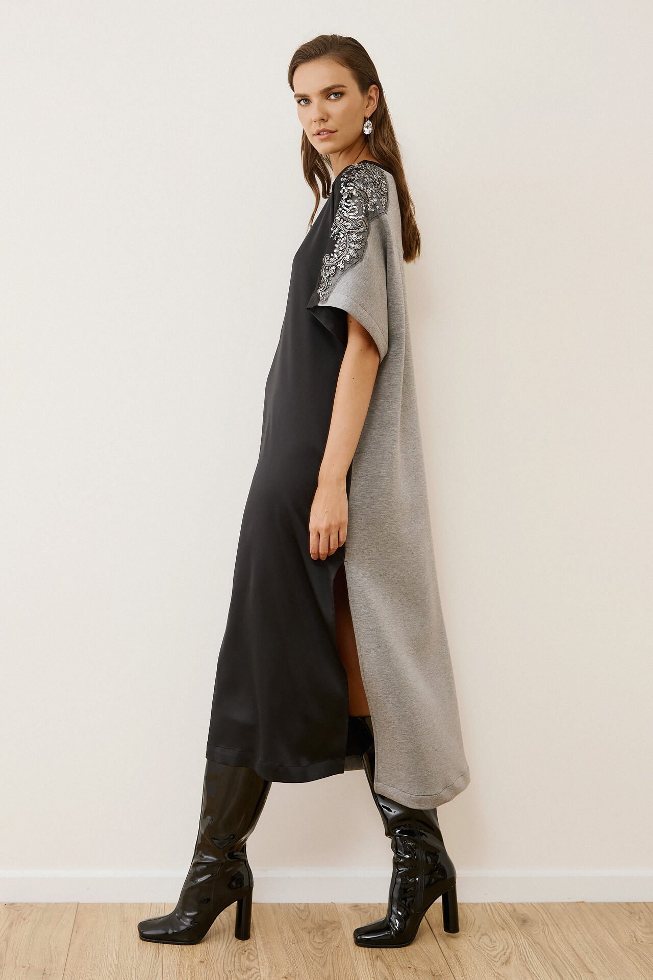 Δίχρωμο Φόρεμα με Κέντημα