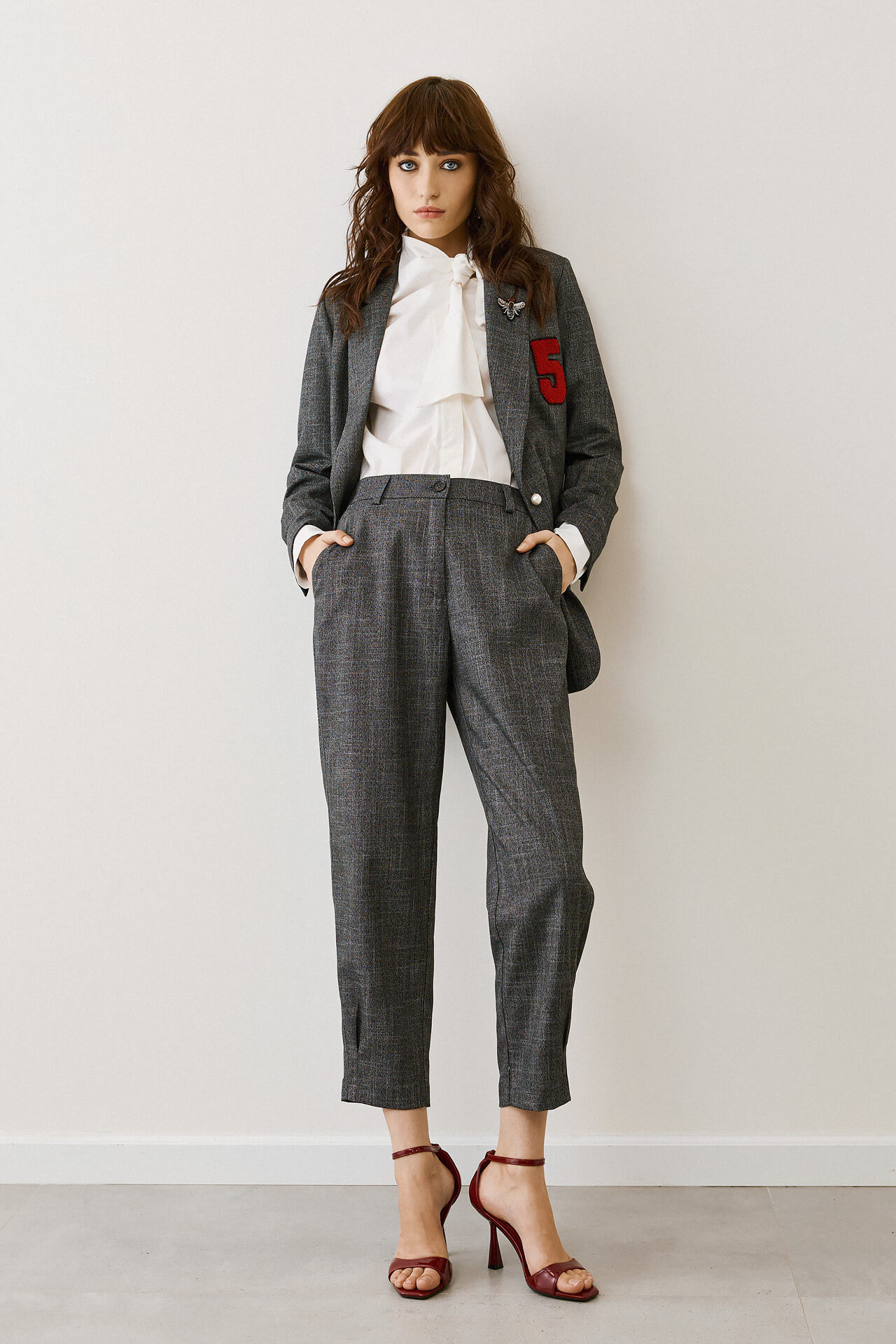 Γκρι Ίσιο Παντελόνι