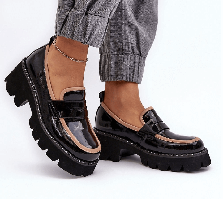 Μοκασίνια δερμάτινα με τρουκς