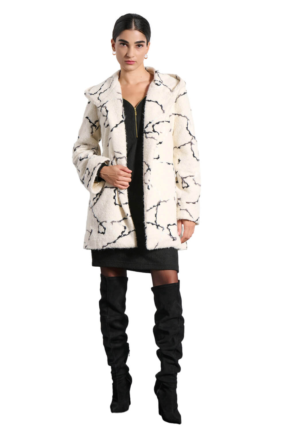 Παλτό Off White με Μαύρες Λεπτομέρειες