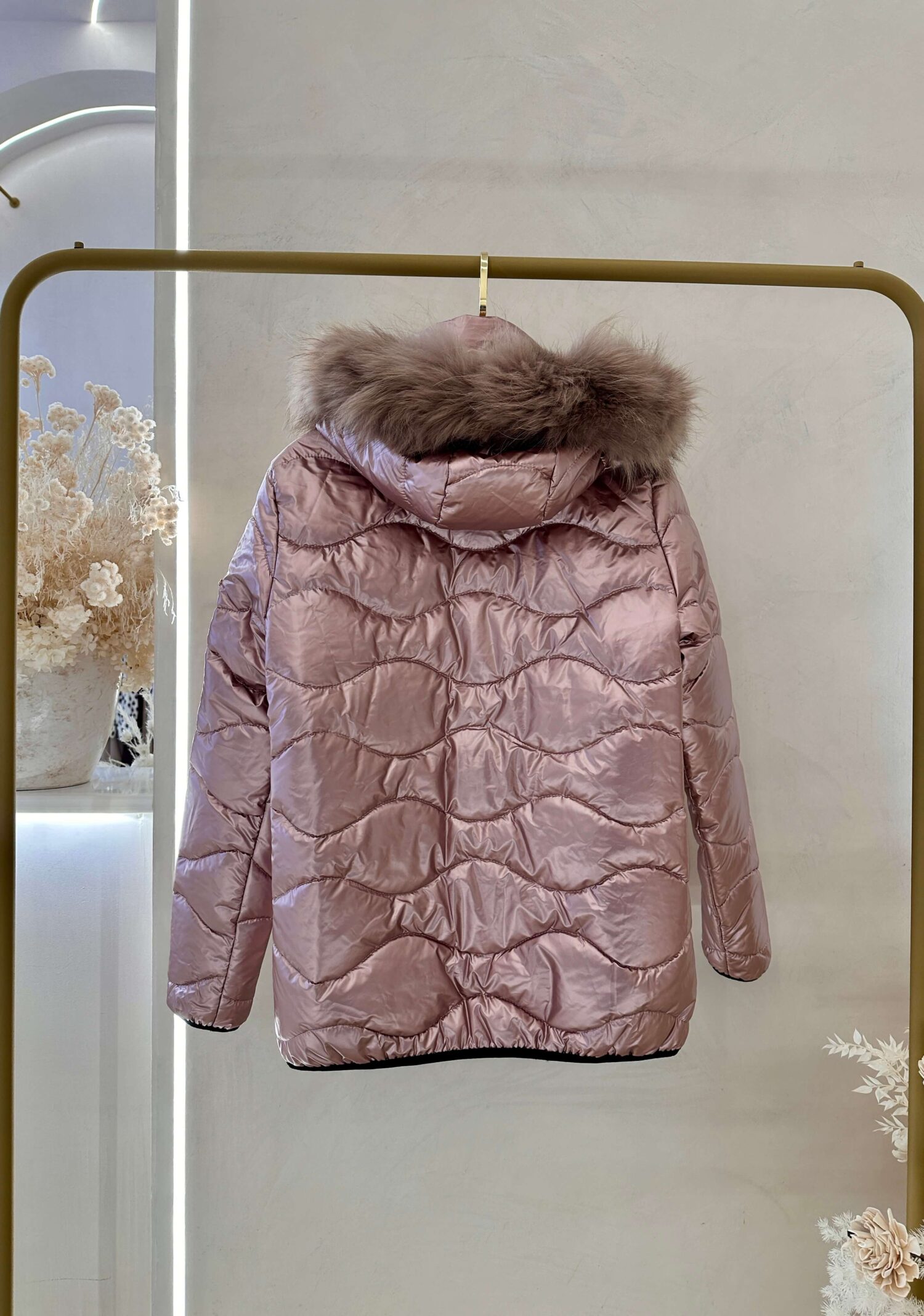 μπουφάν ροζ μεταλλιζέ με γούνα