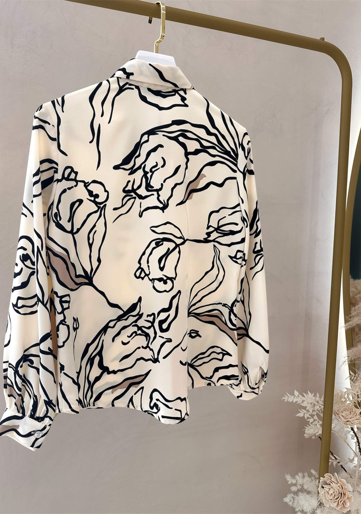 πουκάμισο εκρού μαύρο με floral μοτίβο