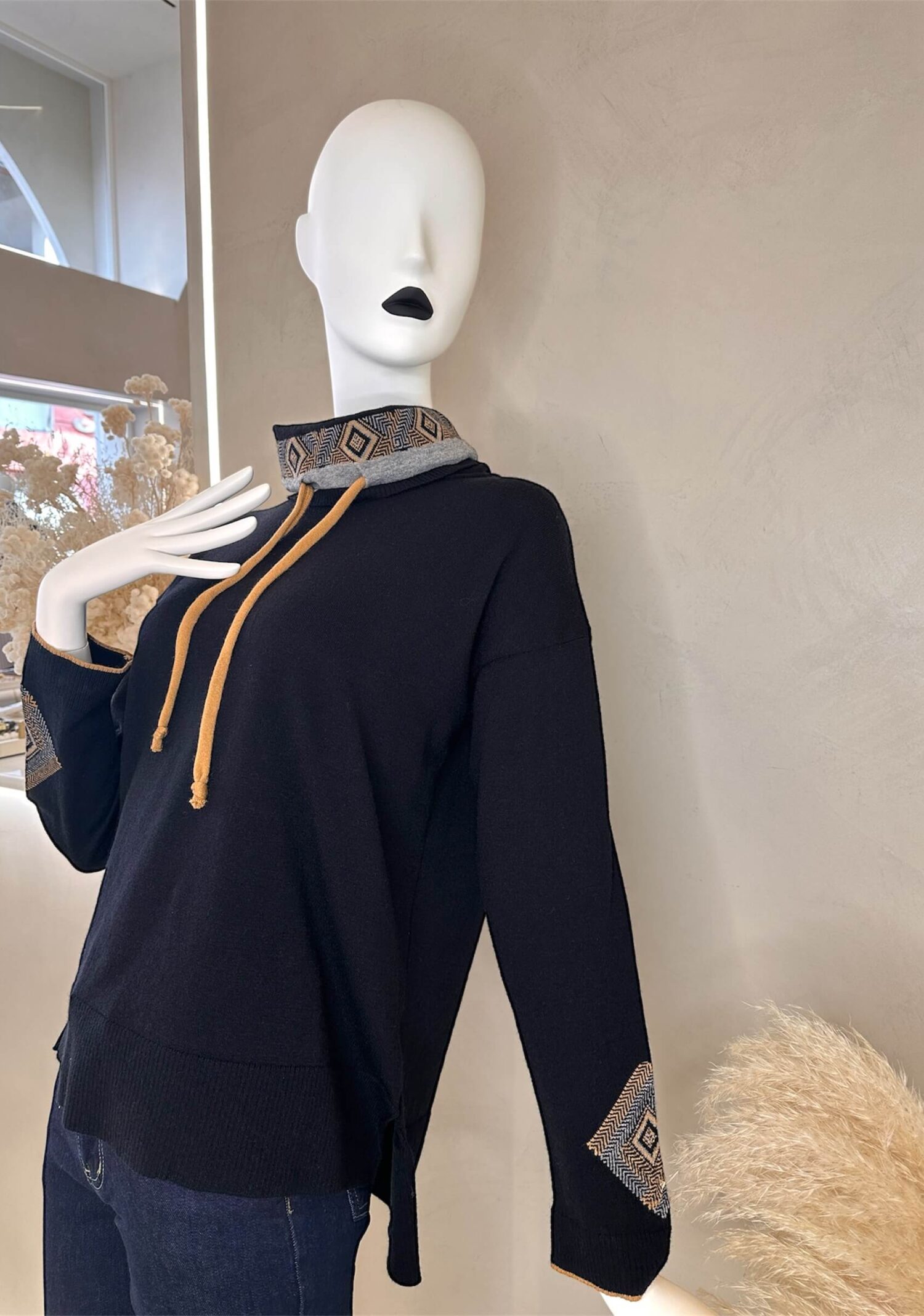 μπλούζα με διακοσμητικό γιακά & κεντήματα