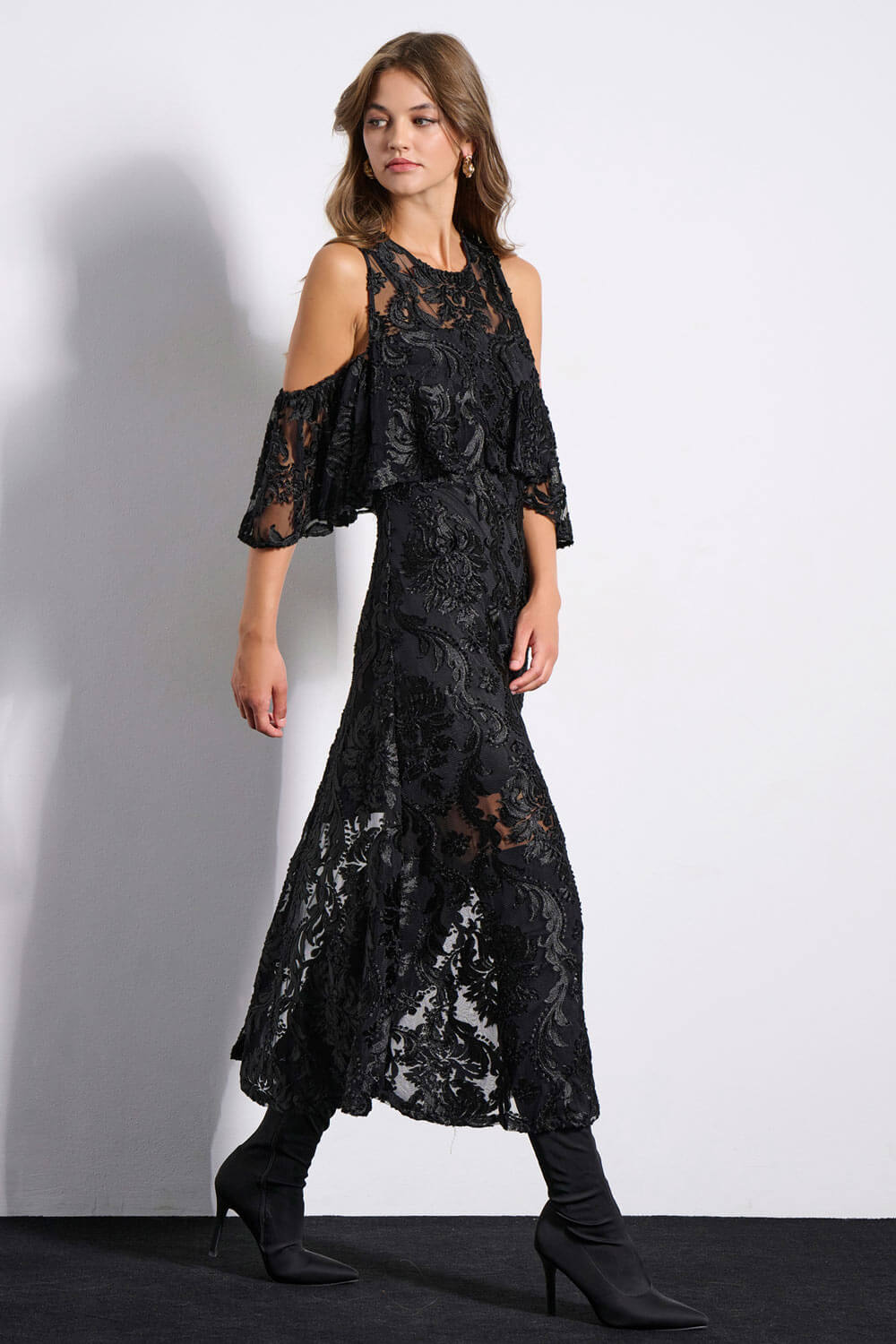 μαύρο μακρύ φόρεμα με δαντέλα